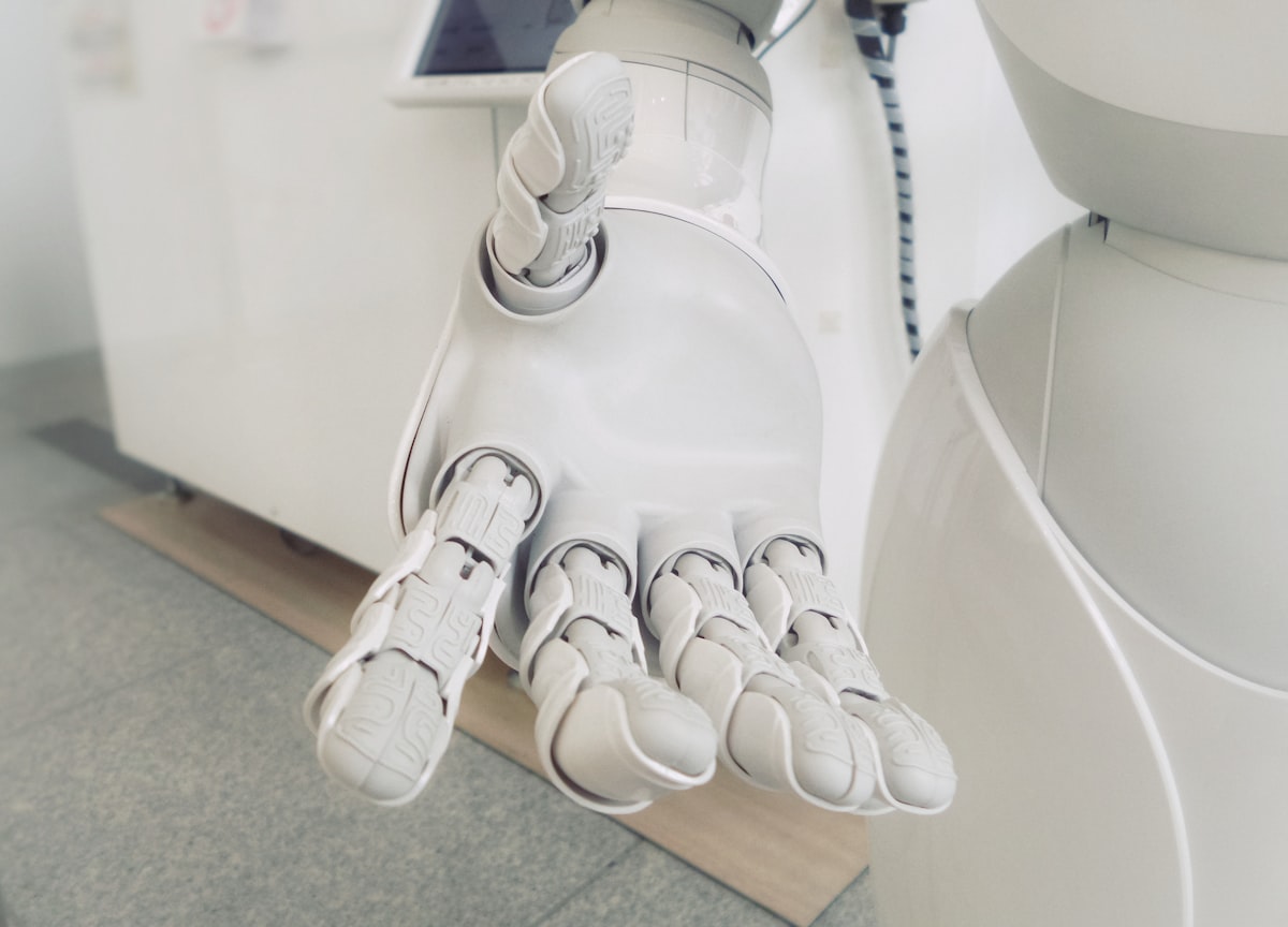 AI Chatbot Geliştirme — WhatsApp, Web, Telegram, Instagram (GPT-4 + Claude)