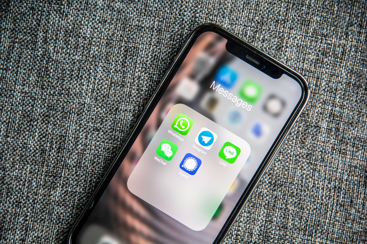 AI Chatbot Geliştirme — WhatsApp, Web, Telegram, Instagram (GPT-4 + Claude)