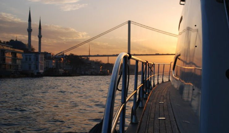 Her türlü profesyonel seslendirme yapabilirim