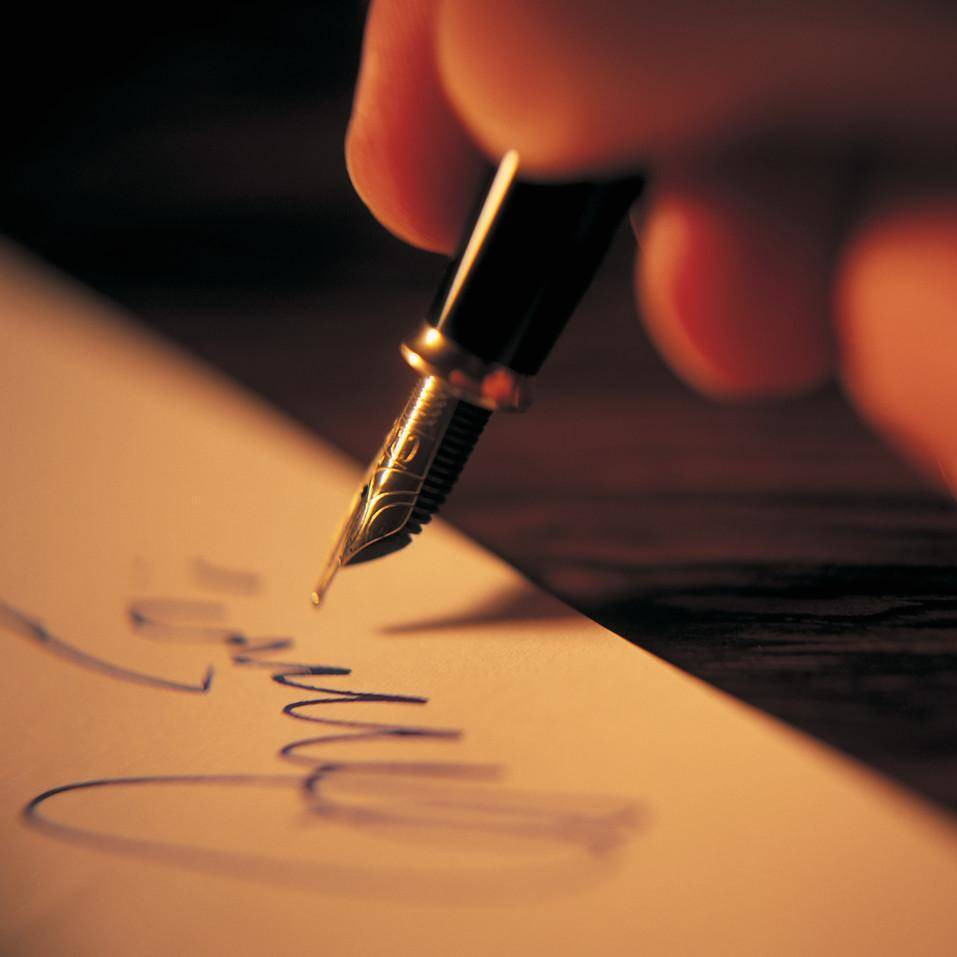 Kendine güvenen bir makale yazarıyım.