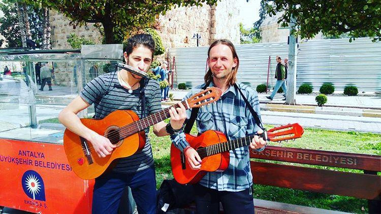 Mızıka,Gitar kombinasyonu için size görüntülü ders verebilirim