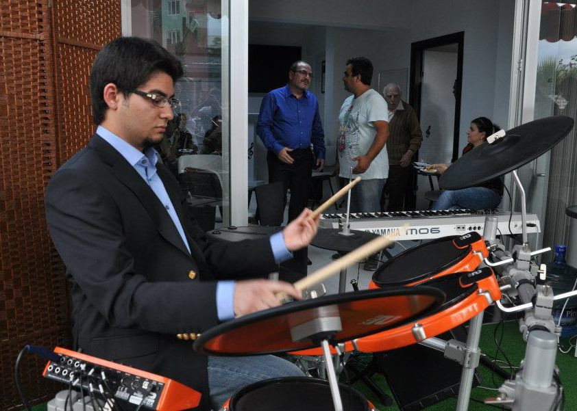 Profesyonel Davul/Bateri öğretirim.