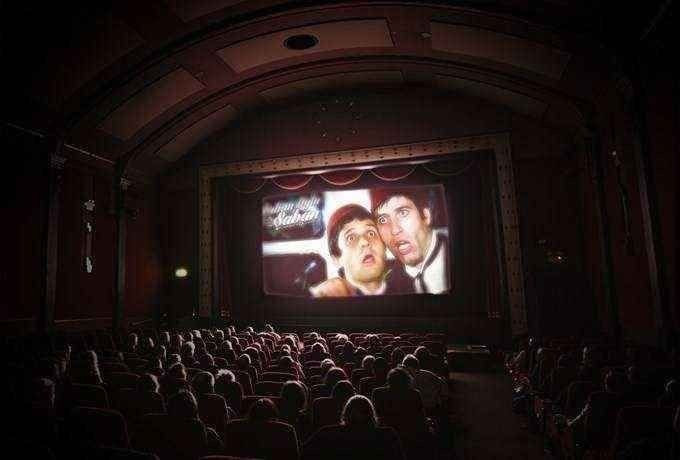 Sizin için sizi sinema filminde gösterebilirim.